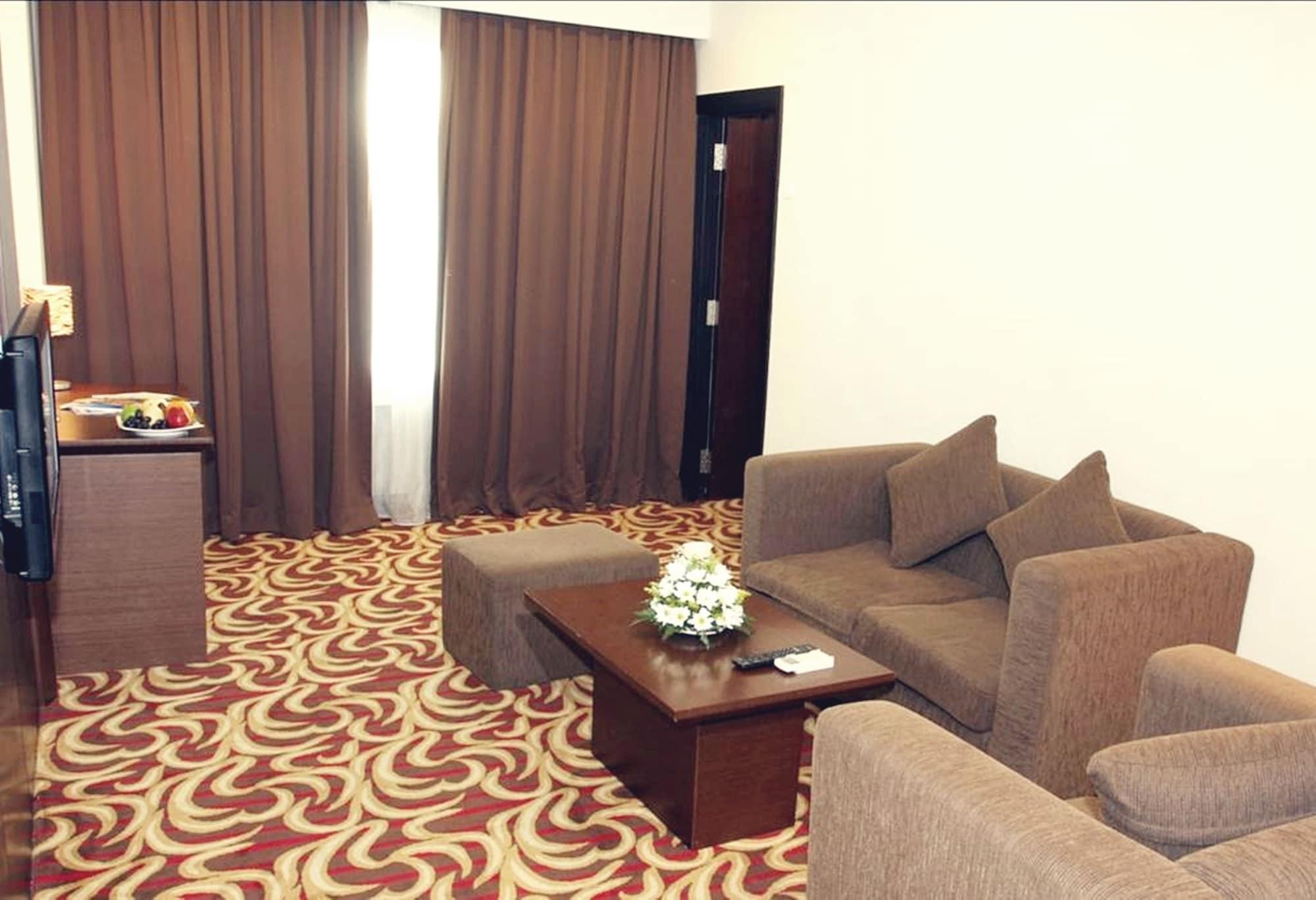 Swiss-Belinn Baloi Batam Нагоя Экстерьер фото