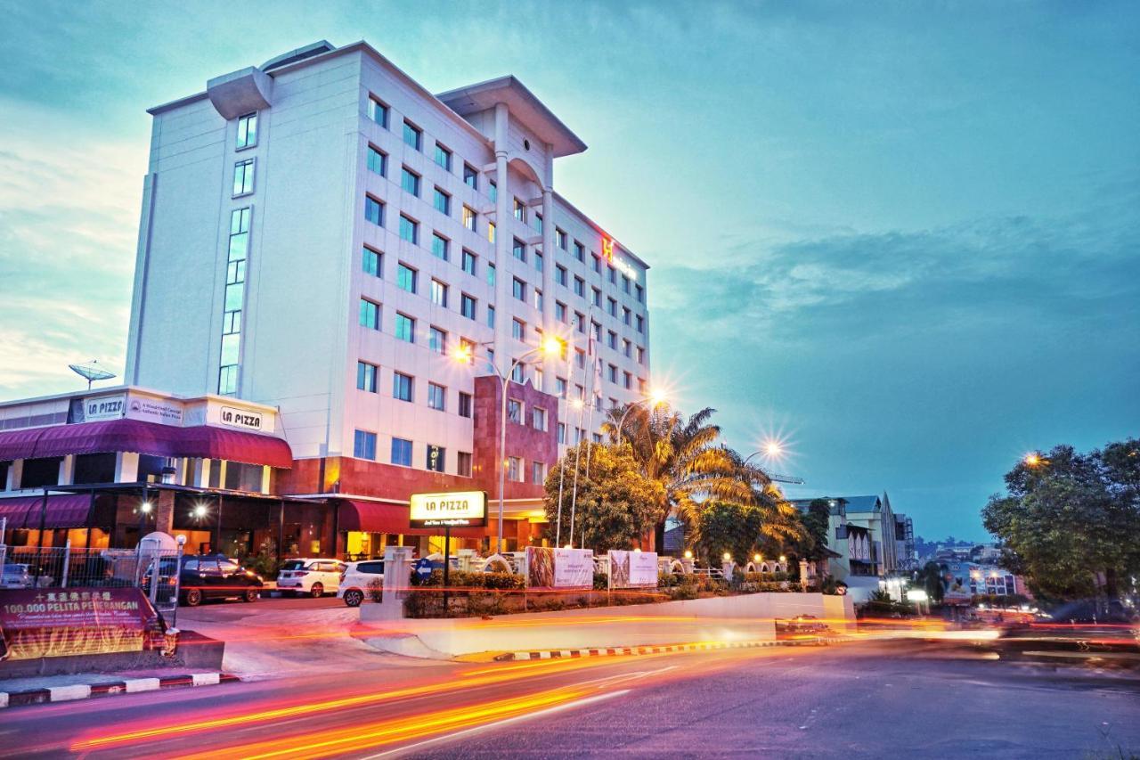 Swiss-Belinn Baloi Batam Нагоя Экстерьер фото